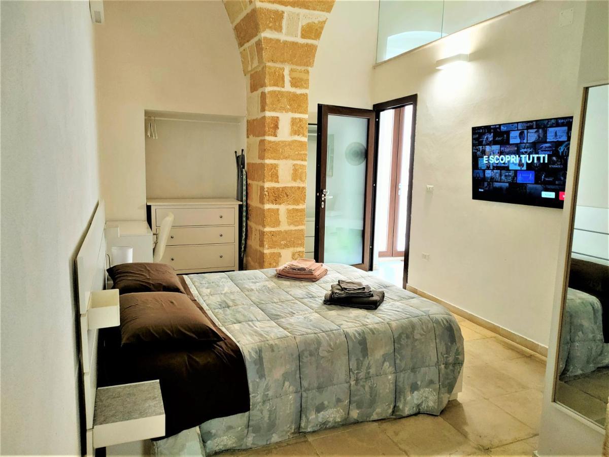 Casa Mima: Locazione Turistica Nel Centro Storico Apartman Brindisi Kültér fotó